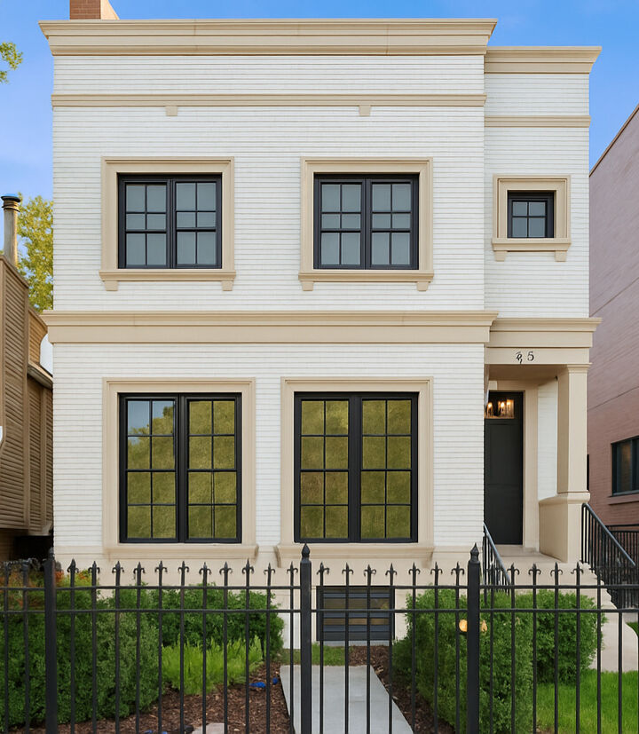 Property Photo: 2661 N Dayton Street IL 60614