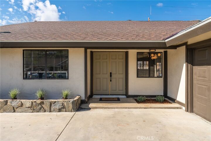 Property Photo:  805 Vinemead  CA 90601 