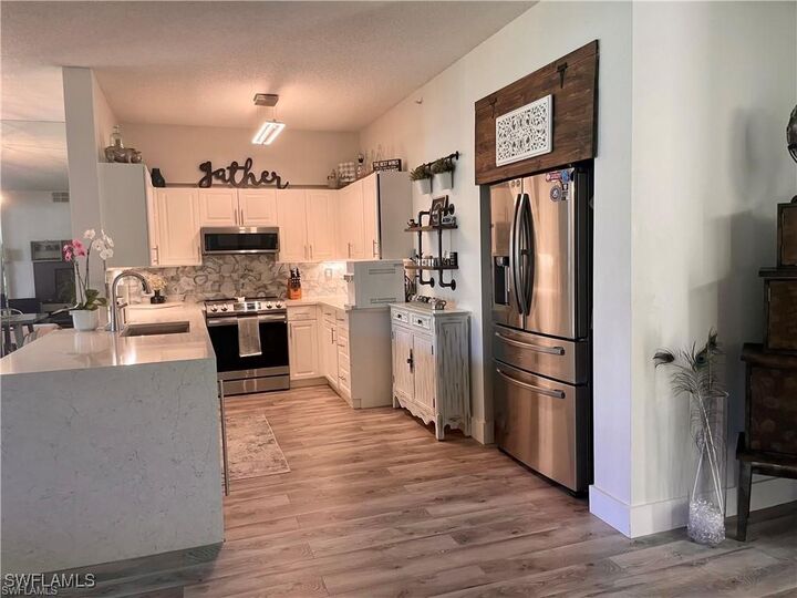Property Photo:  56 Silver Oaks Circle 102  FL 34119 