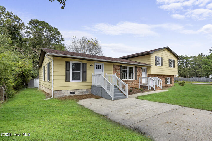 Property Photo:  406 Carole Drive  NC 28540 