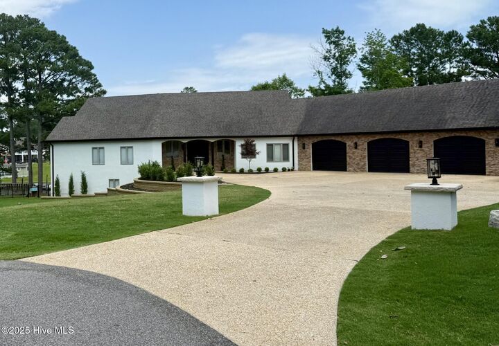 Property Photo:  304 Gull Road  NC 28443 
