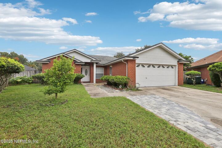 Property Photo:  7668 Fawn Lake Drive N  FL 32256 