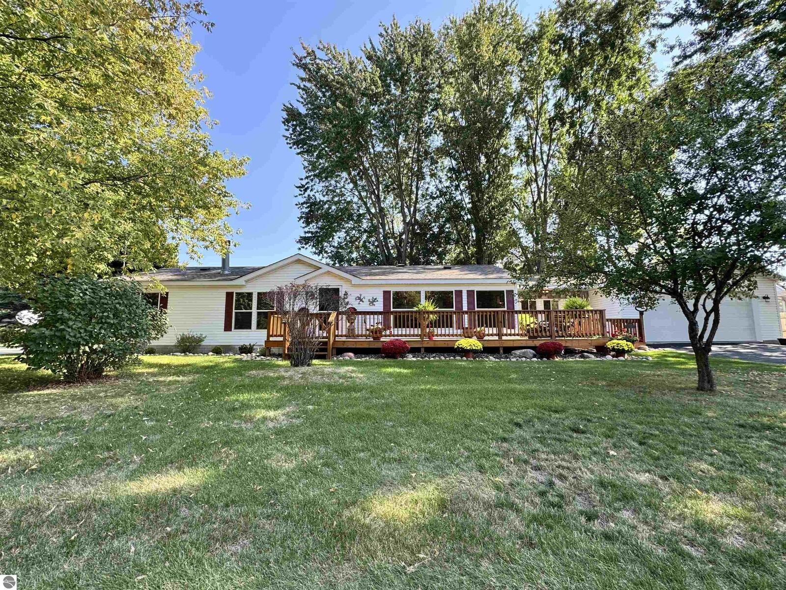 Property Photo:  1110 Hemlock Street  MI 48617 