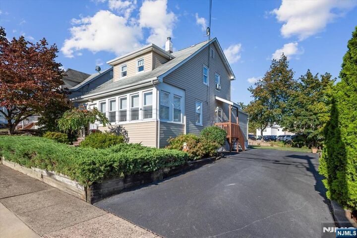 Property Photo:  27 Washington Place  NJ 07512 