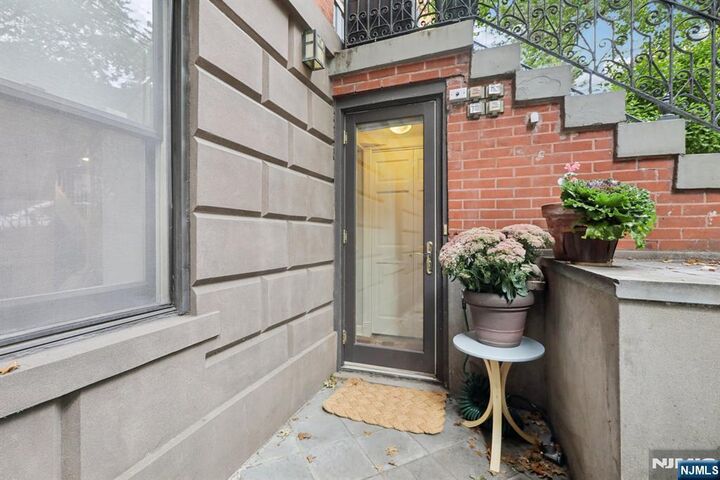 Property Photo:  204 Garden Street 1  NJ 07030 