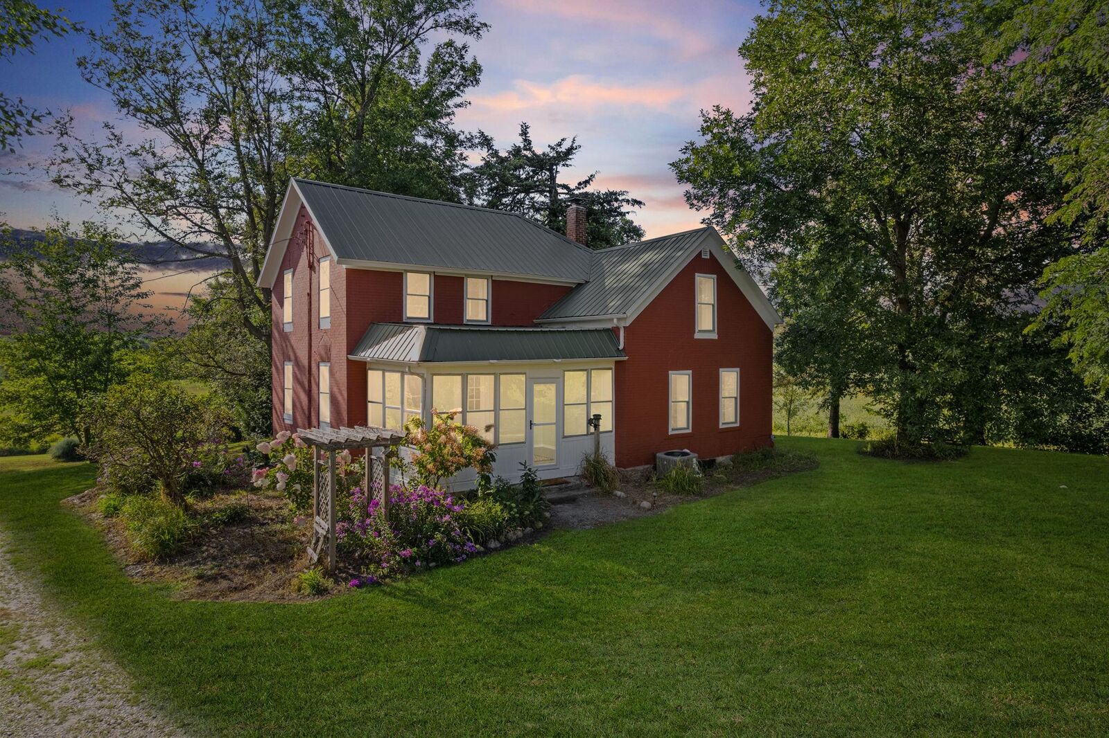 Property Photo:  1189 Eckert Avenue SE  MN 55313 