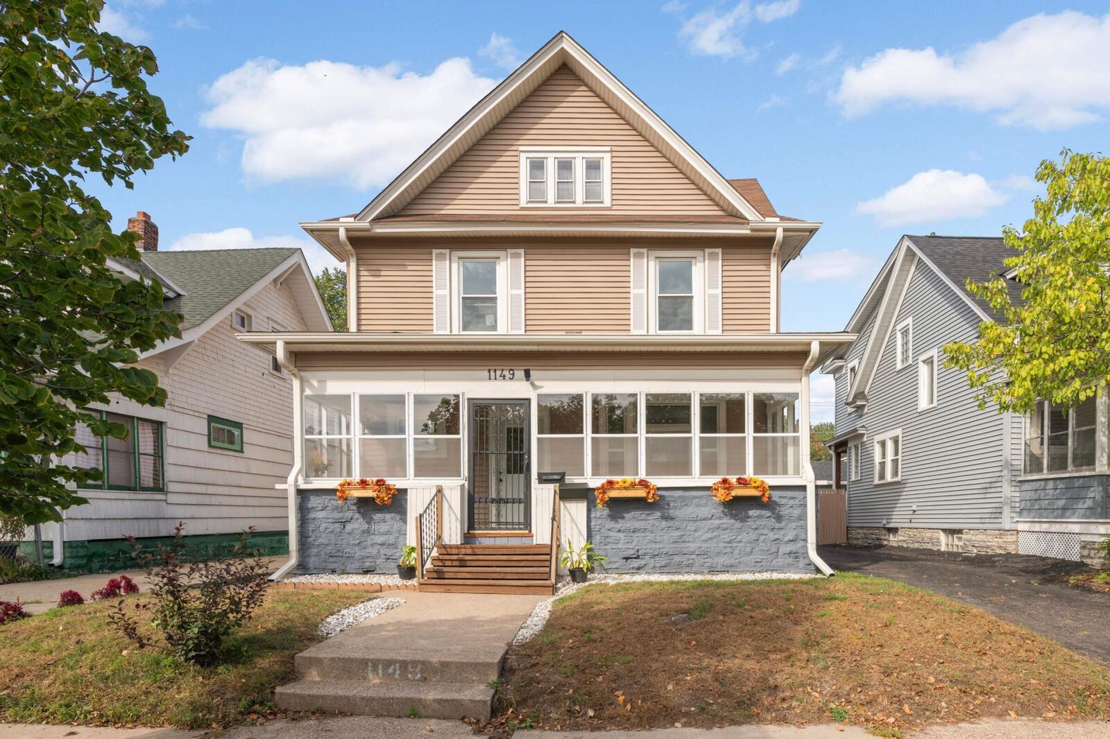 Property Photo: 1149 Selby Avenue MN 55104