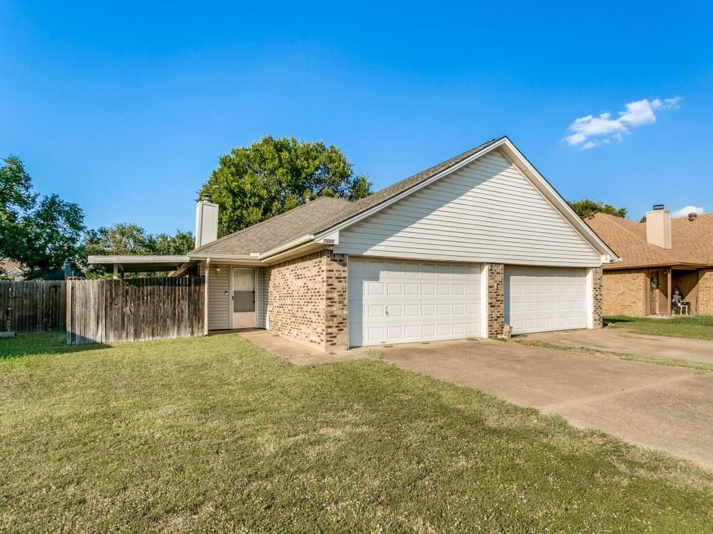 Property Photo:  7501-7503 April Lane  TX 76182 
