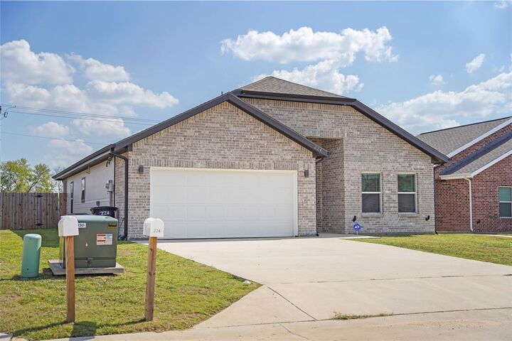 Property Photo: 224 Marianne Circle TX 75482