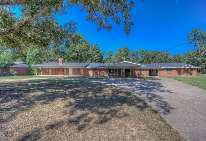 Property Photo: 7944 Highway 371 LA 71019