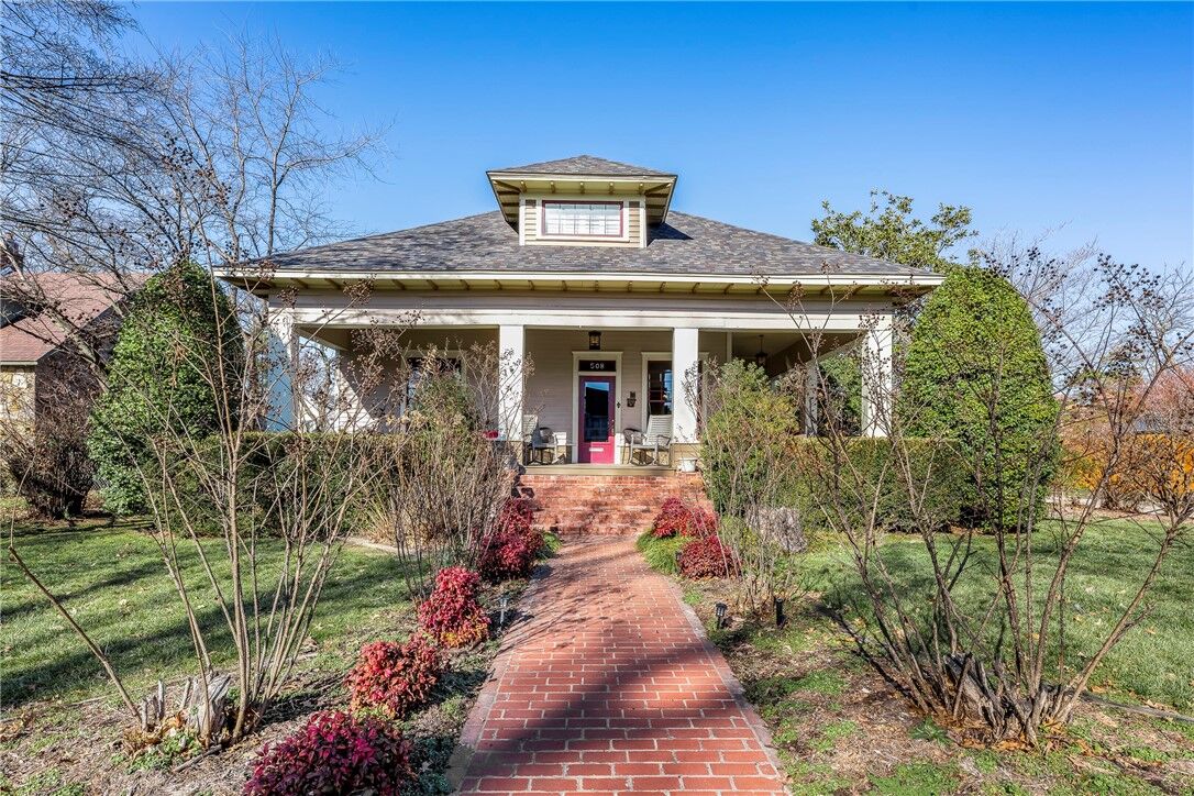 Property Photo:  508 W Central Avenue  AR 72712 