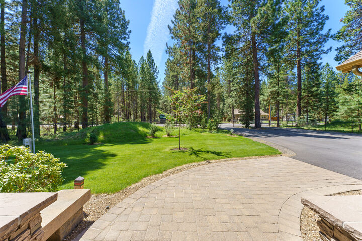 Property Photo: 17142 Norwalk Road OR 97707