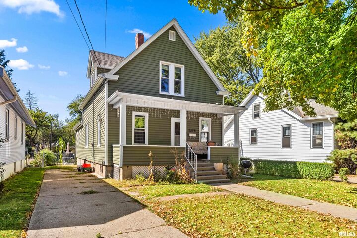Property Photo: 2205 N Maryland Avenue IL 61603