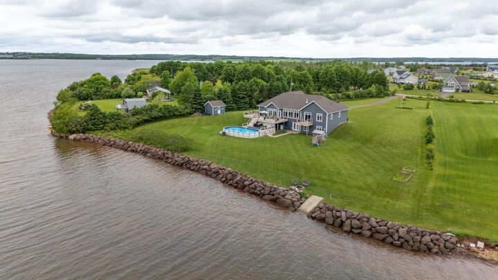Photo de la propriété:  604 City View Drive  PE C1B 0V8 