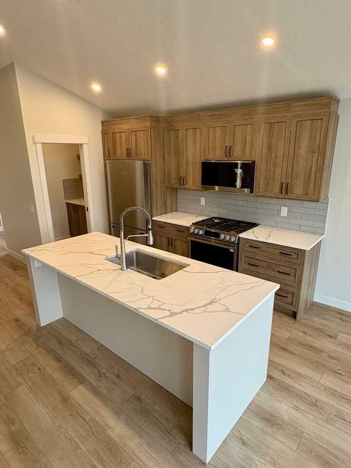 Property Photo:  679 Anderson Close NW  AB T0L 2A0 