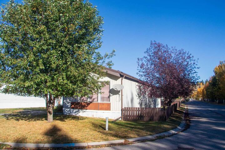 Property Photo: 320 4 Street NW AB T0M 1X0