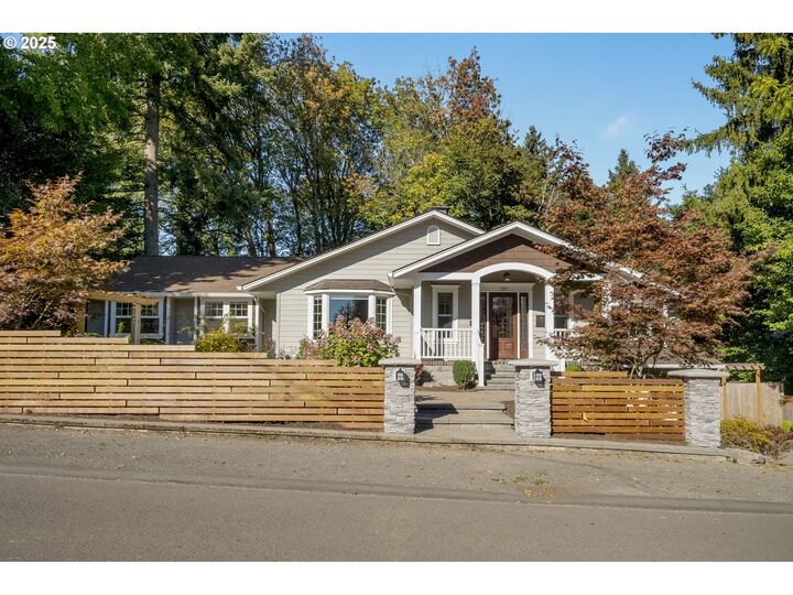 Property Photo:  289 G Ave  OR 97034 