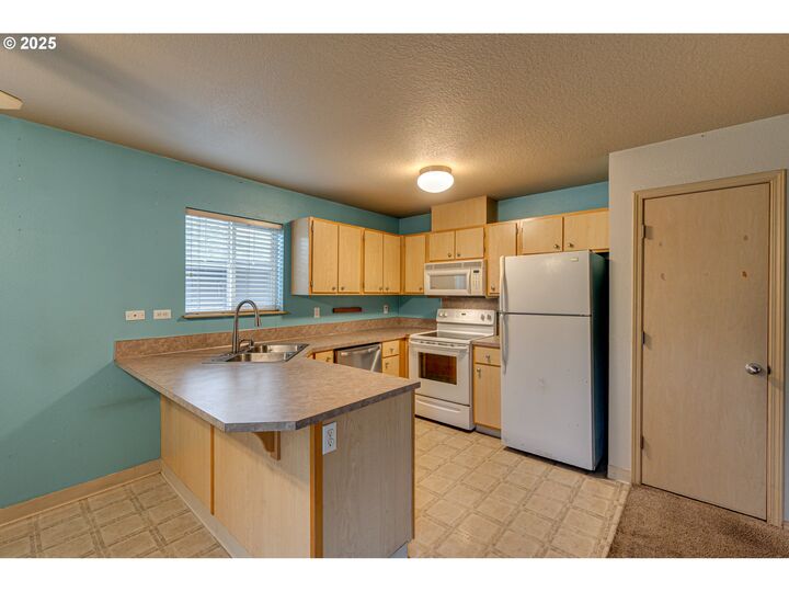 Property Photo:  14605 NE 20th Ave B101  WA 98686 