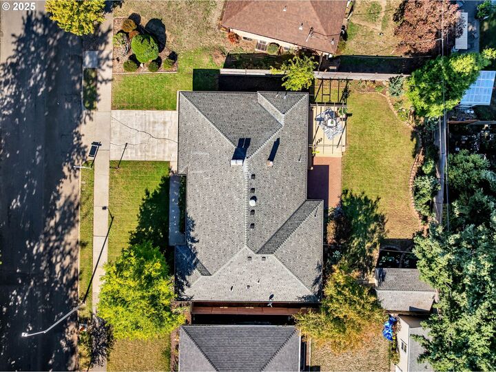 Property Photo: 1130 NE 108th Ave OR 97220