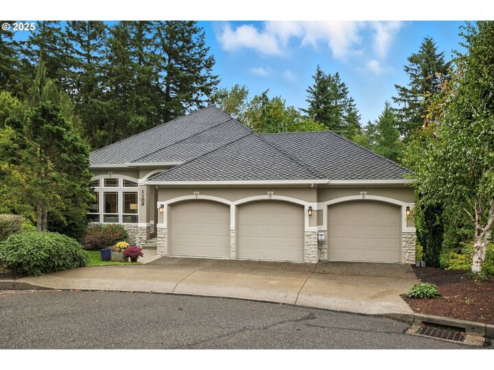 Property Photo:  1109 NW Frazier Ct  OR 97229 