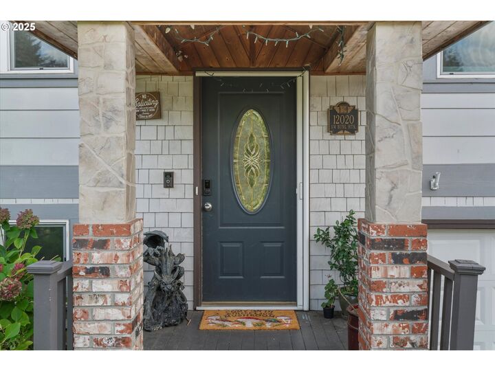 Property Photo:  12020 SW Burlheights St  OR 97223 