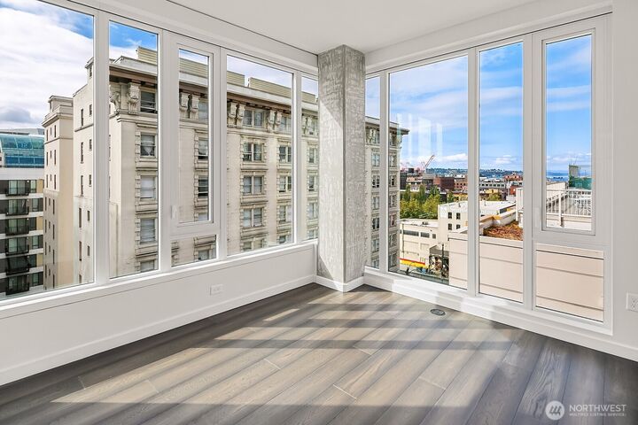 Property Photo:  450 S Main Street 611  WA 98104 