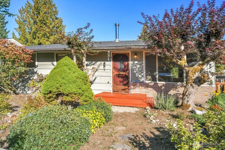 Property Photo:  20917  59th Place W  WA 98036 