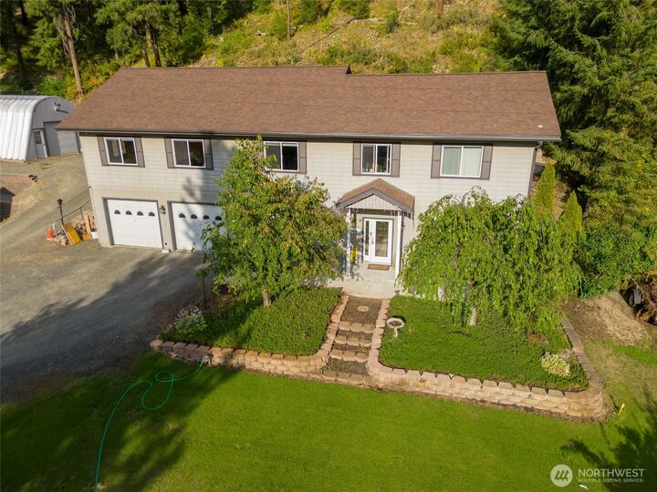 Property Photo:  76 A/B  Oak Orchard Lane  WA 98826 
