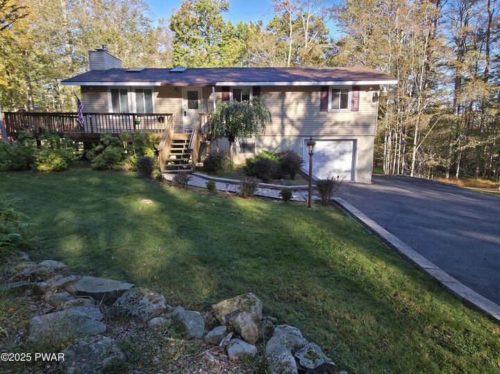 Property Photo: 120 Wintergreen Circle PA 18426