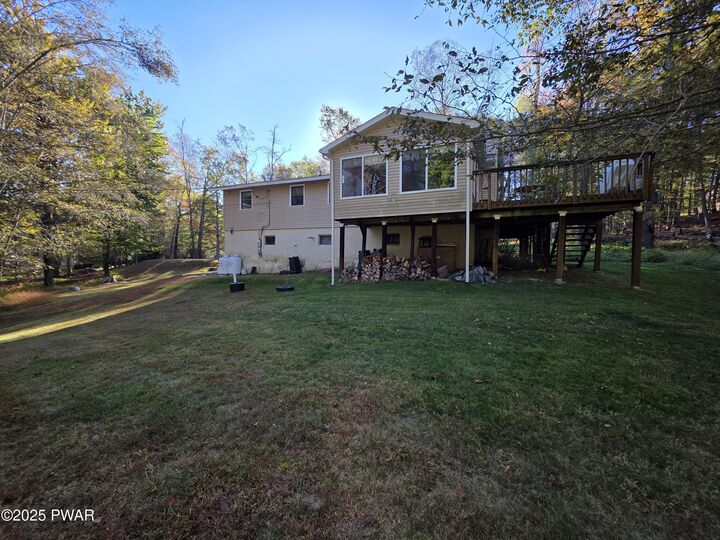 Property Photo:  120 Wintergreen Circle  PA 18426 