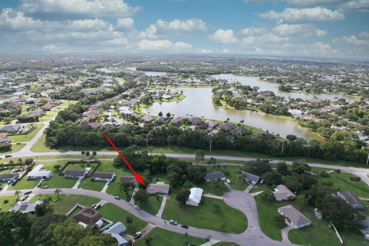 Property Photo: 310 SW Bridgeport Drive FL 34953