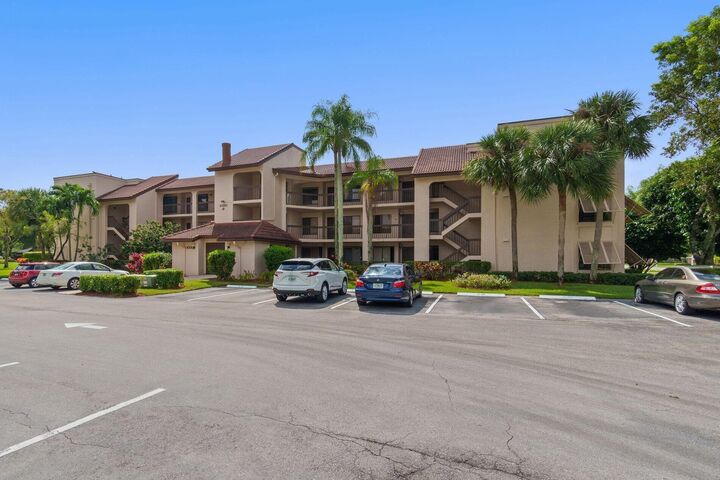 Property Photo: 10110 Cedar Point Boulevard 105 FL 33437