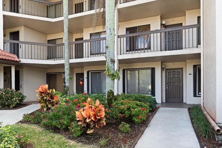 Property Photo:  10110 Cedar Point Boulevard 105  FL 33437 