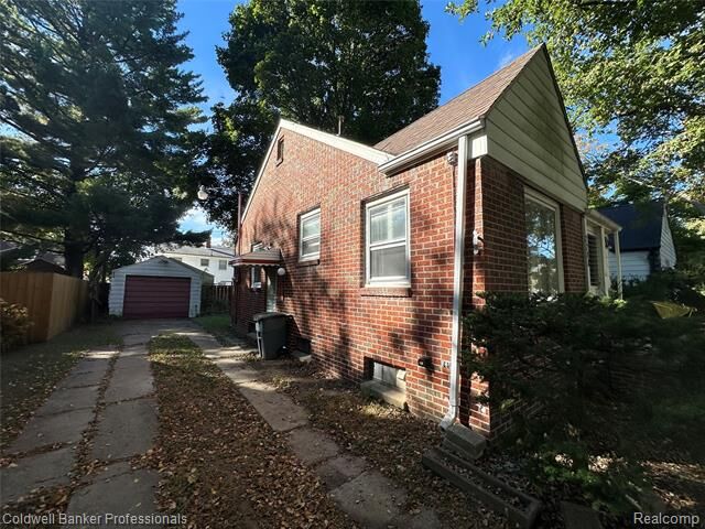 Property Photo:  2208 Windemere Avenue  MI 48503 