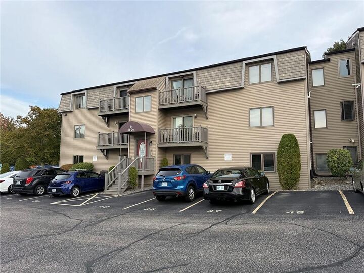 35 Village Court 35  West Warwick RI 02893 photo