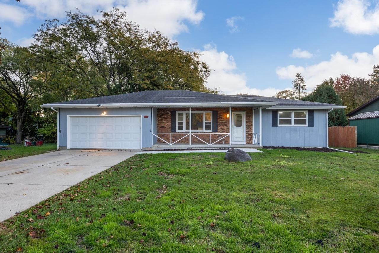 Property Photo: 725 Bickley Court WI 53589