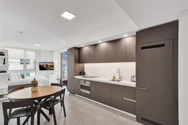 227 NE 2nd St 1709  Miami FL 33132 photo