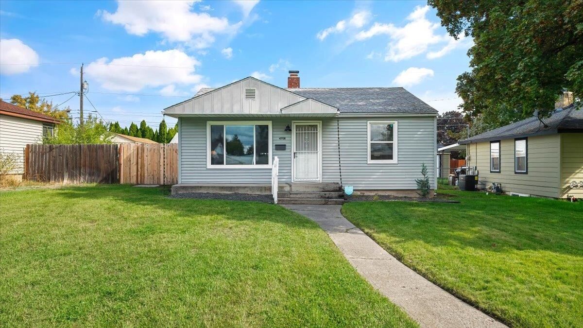 Property Photo:  5708 N Elm St  WA 99205 