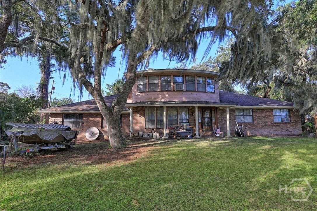 Property Photo: 302 E Point Drive GA 31410