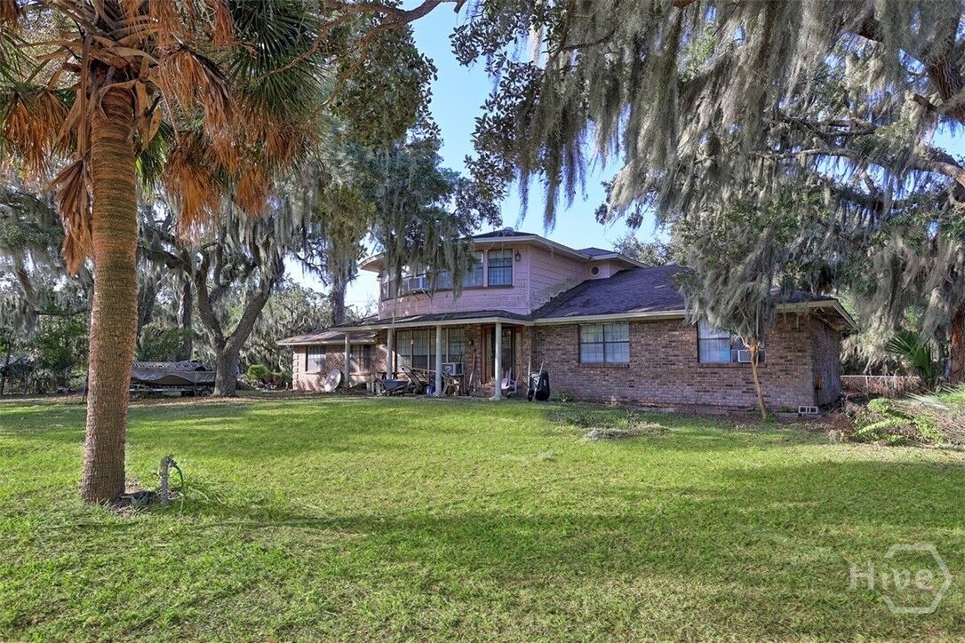 Property Photo:  302 E Point Drive  GA 31410 