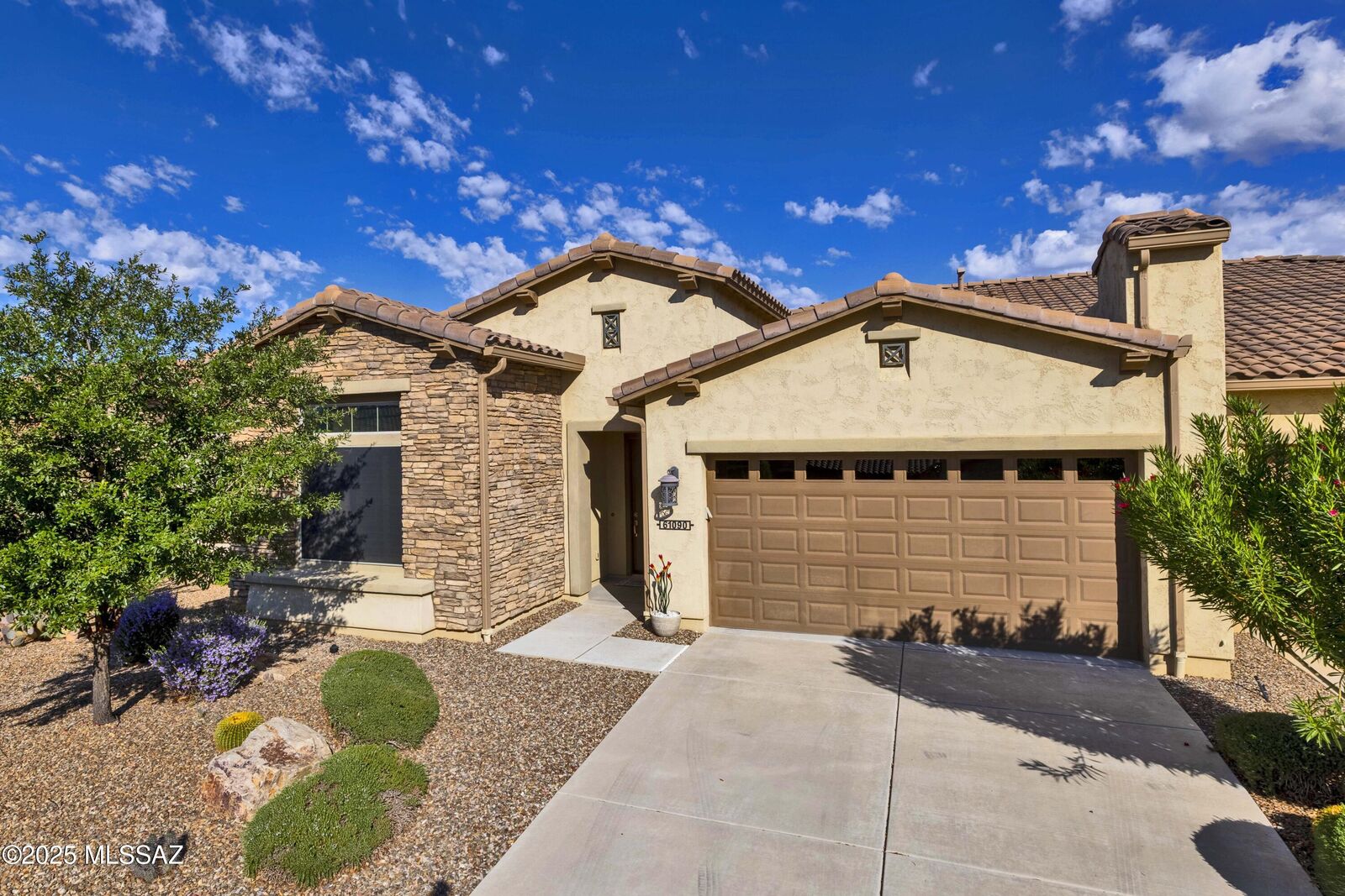 Property Photo:  61090 E Shale Road  AZ 85623 