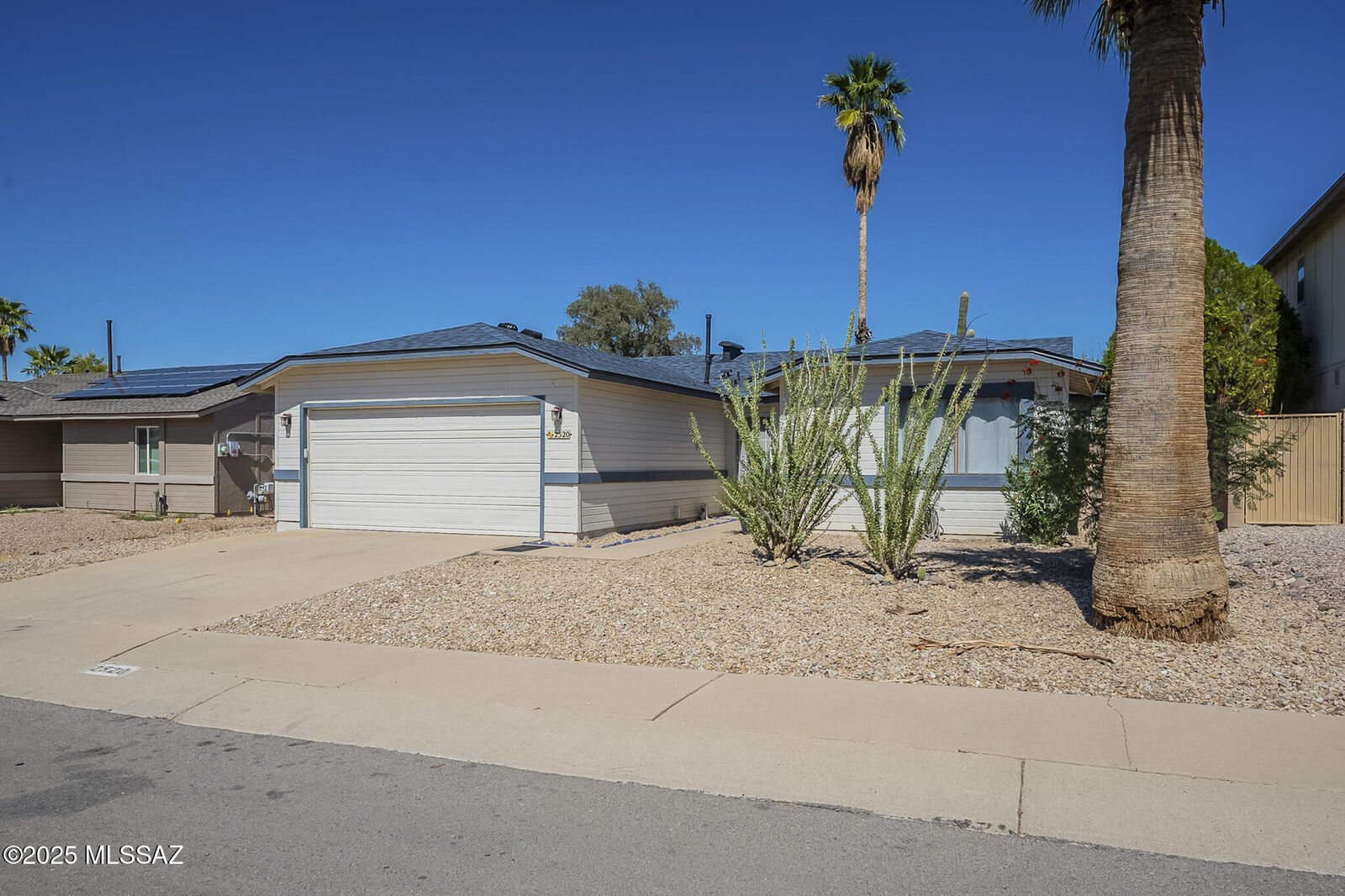 Property Photo:  2520 W Glenbrook Way  AZ 85741 