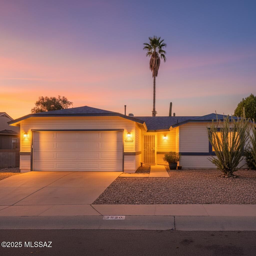 Property Photo: 2520 W Glenbrook Way AZ 85741