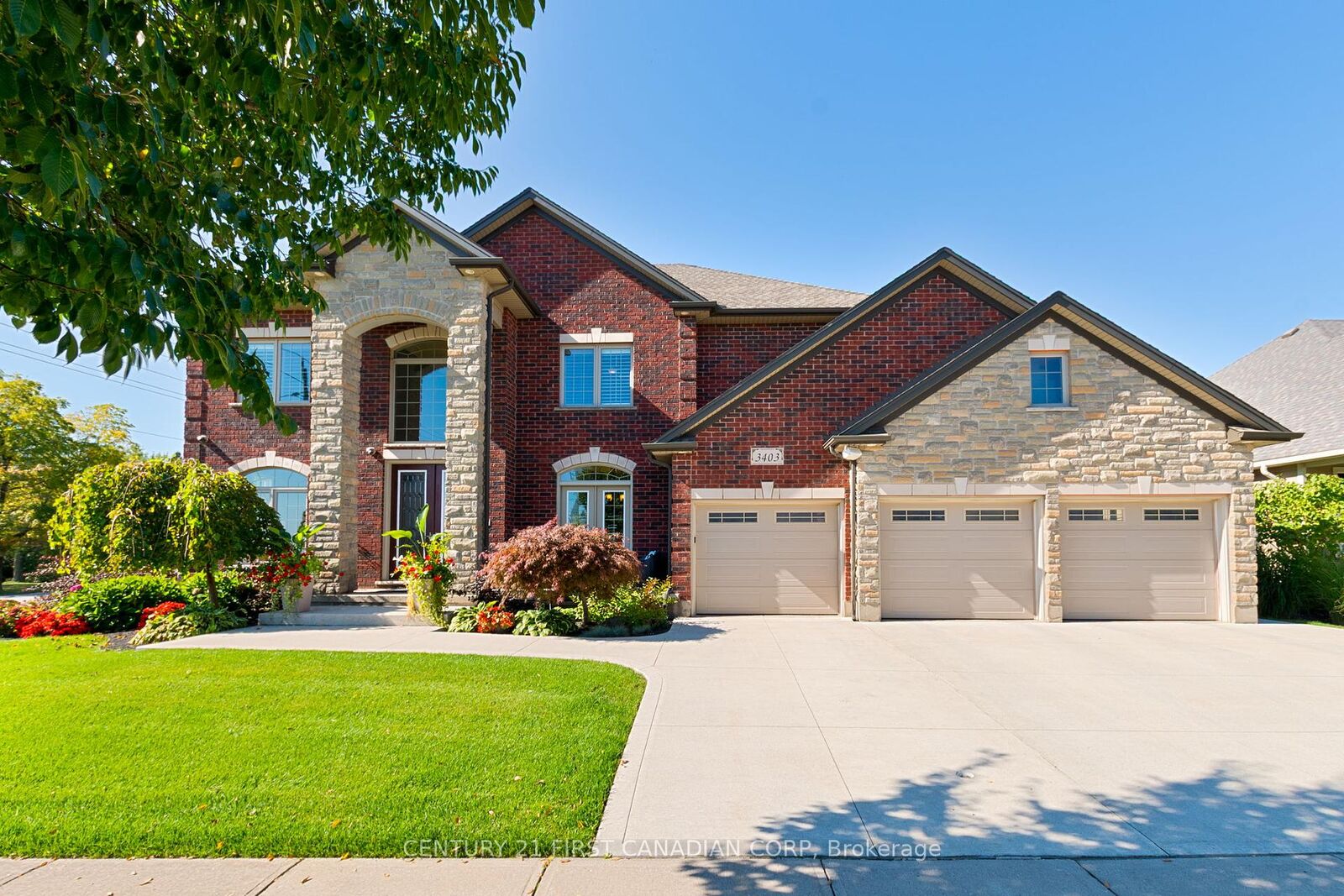 Property Photo: 3403 Settlement Court ON N6P 0A7
