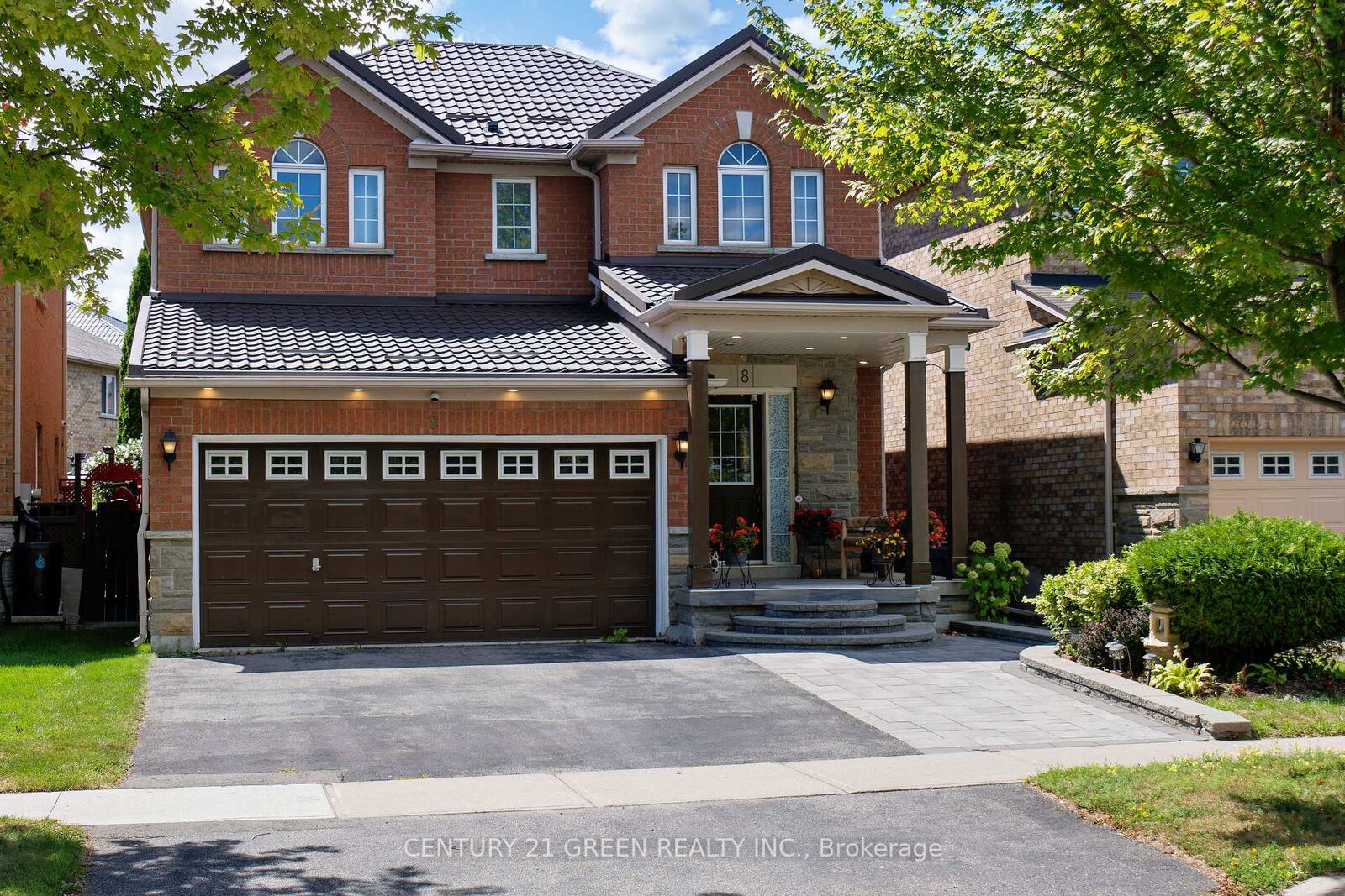 Property Photo:  8 Lampman Drive  ON M1E 5L1 