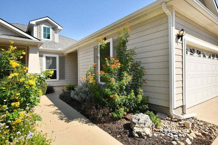 Property Photo: 143 Dickens Circle TX 78633