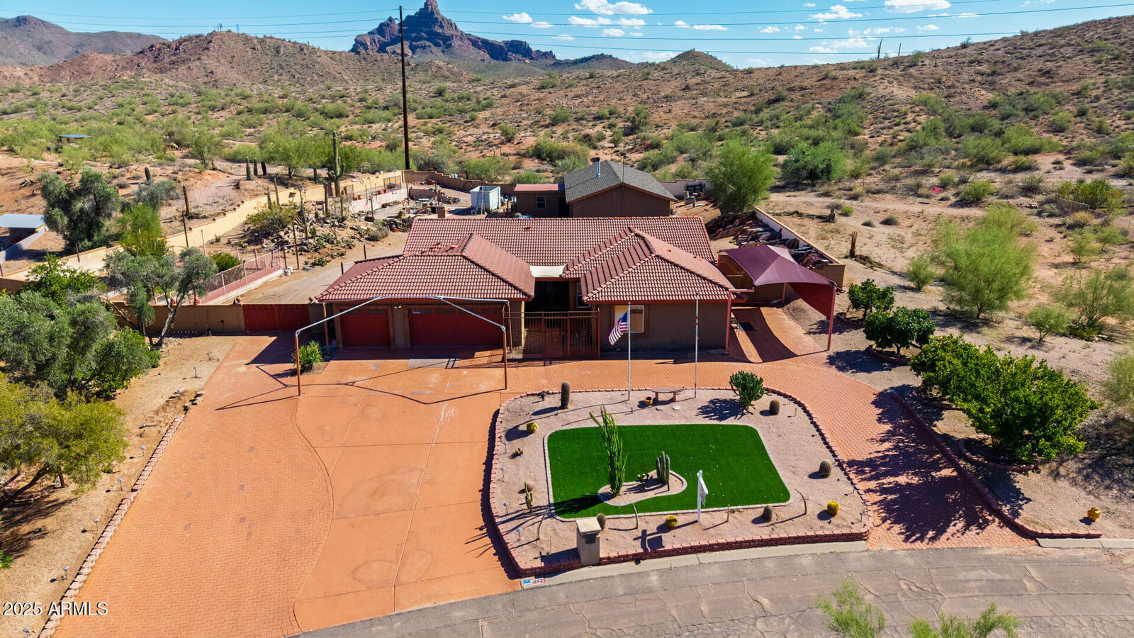 Property Photo: 16923 E Last Trail Drive AZ 85268