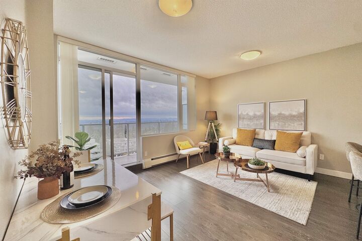 Photo de la propriété:  9025 Highland Court 1103  BC V5A 0A8 