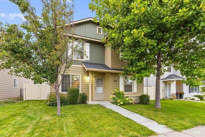 643 N Manship Ave  Meridian ID 83642 photo