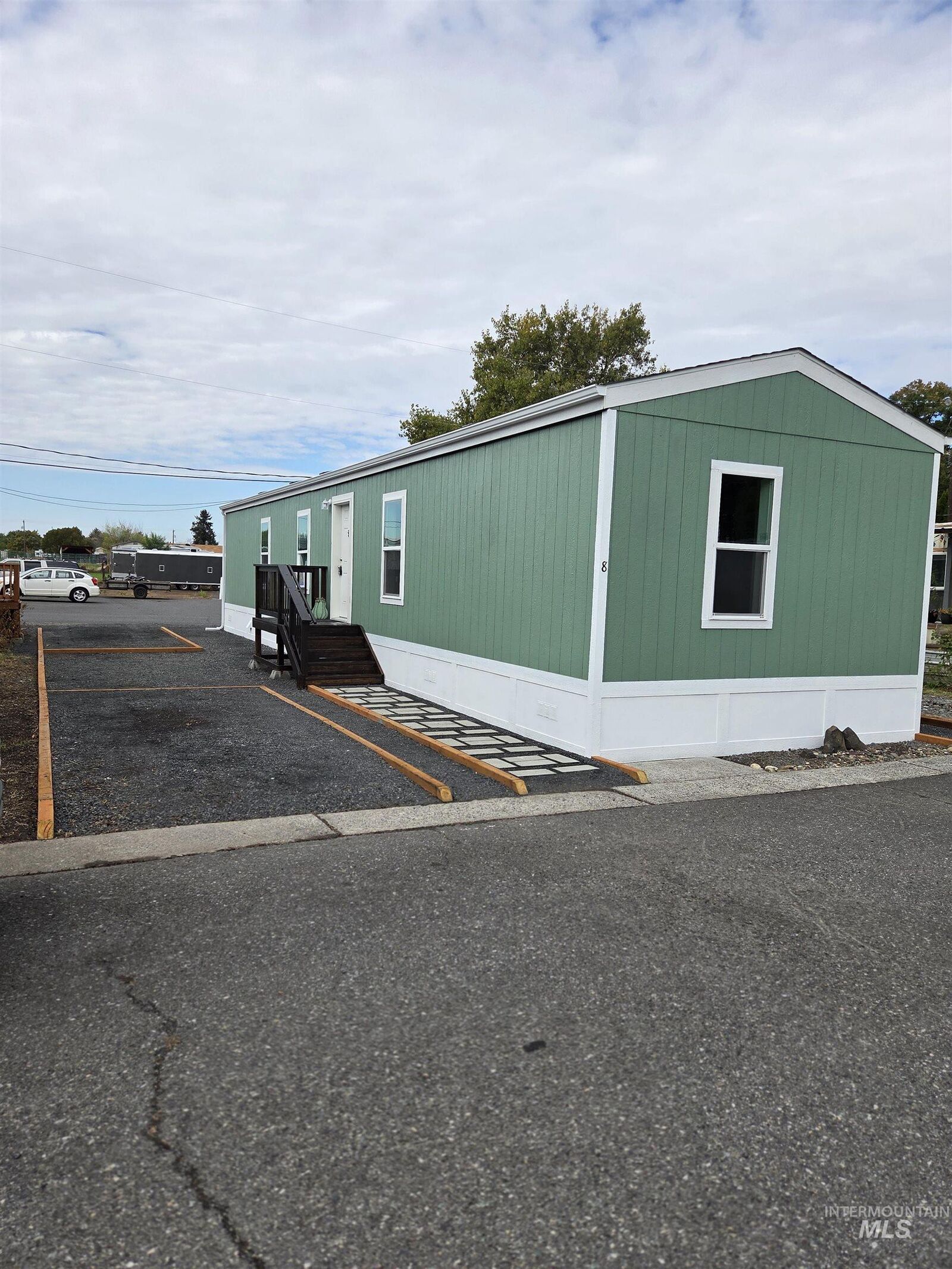 Property Photo:  928 Warner Ave 8  ID 83501